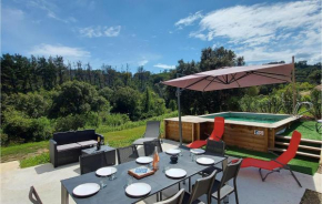 Beautiful apartment in taglio Isolaccio with Outdoor swimming pool, WiFi and 3 Bedrooms